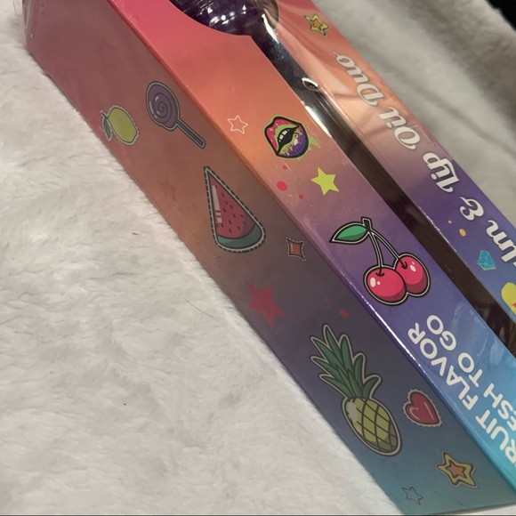 Purple 2 in 1 Lollipop Lip Balm and Lip Gloss Oil Temperature Color Changing NIB - Picture 6 of 11